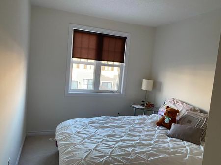 For Lease - 43 Milt Storey Lane, Whitchurch-Stouffville, Ontario - Photo 2