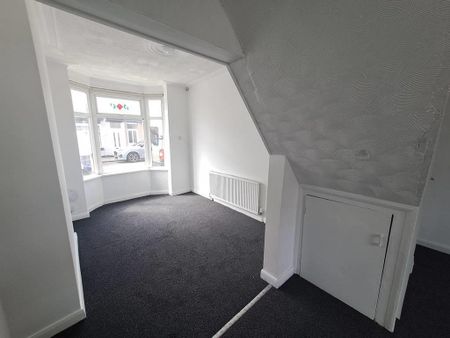 2 bedroom terraced house to rent - Photo 2