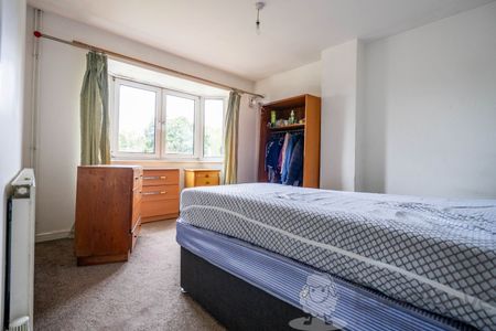 4 Bedroom - Photo 4