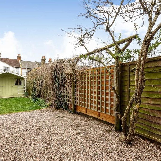 3 bedroom flat to rent - Photo 1
