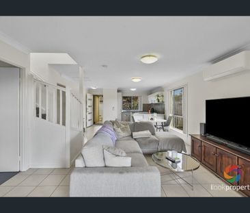 Comfortable Living with a Flexible Floor Plan - Photo 3