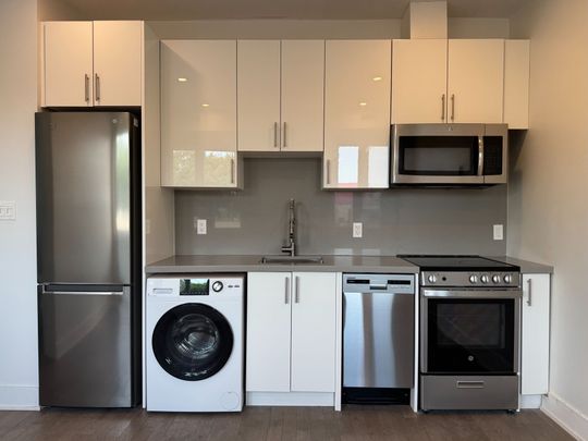 For Lease - 1415 Gerrard Street Unit# 2, Toronto, Ontario - Photo 1