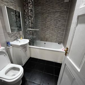 4 Bed Terraced House, Minehead Road, HA2 - Photo 2