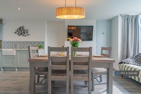 4 bedroom bungalow to rent - Photo 3