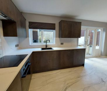 3 bedroom semi-detached house to rent - Photo 6