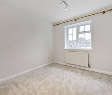 4 bedroom detached house to rent - Photo 4