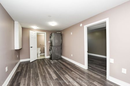 Semi-Detached Home For Lease | W8081344 - Photo 3