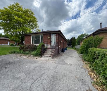 For Lease - 928 Upper Gage Avenue, Hamilton, Ontario - Photo 1