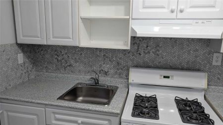 For Lease - 77 Newmarket Avenue Unit# Upper, Toronto, Ontario - Photo 5