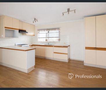 Stylish 3-Bedroom Residential Unit in Springvale - Photo 6