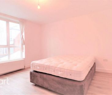 4 bedroom townhouse to rent - Photo 3