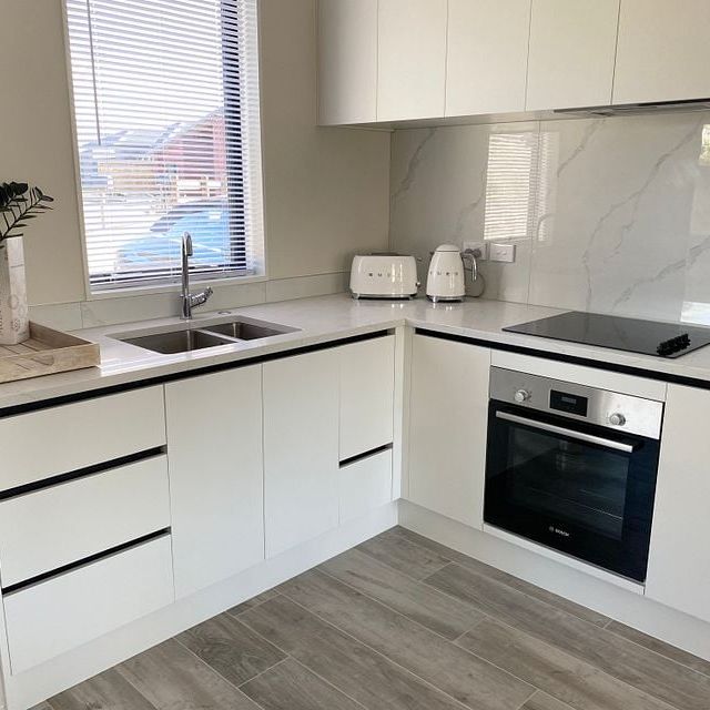 Brilliant 2 YEARS new house-minor dwelling - Photo 1