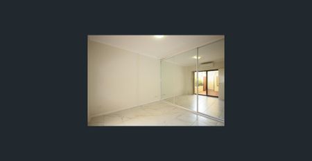 Modern & Spacious 1 Bedroom Apartment - Photo 4