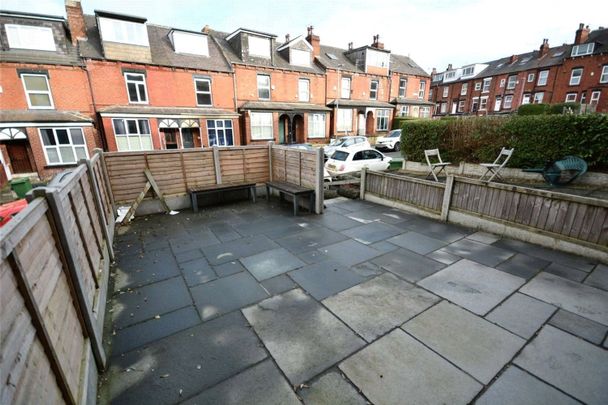 BILLS INLCUDED – Brudenell View, Hyde Park, LS6 - Photo 1