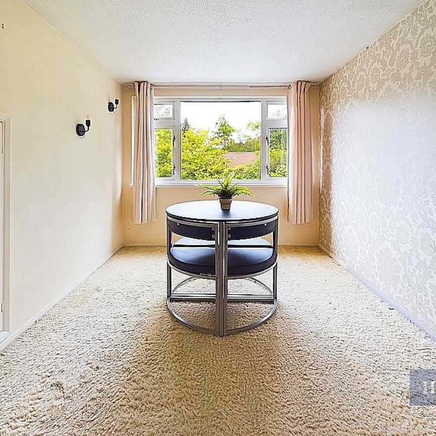 1 bedroom Flat To Let - Photo 1