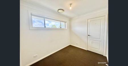 Modern Three-Bedroom Home in Middleton Grange... - Photo 4