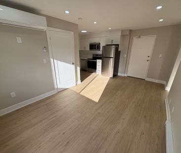 For Lease - 31 Huron Heights Drive, Newmarket, Ontario - Photo 6