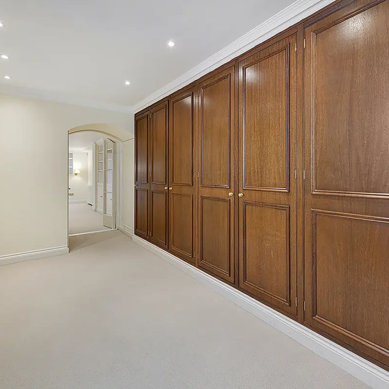 3 bedroom flat in Belgravia - Photo 1