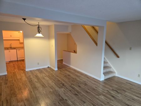 For Lease - 3 Bentbrook Crescent Unit# 84, Barrhaven, Ontario - Photo 2