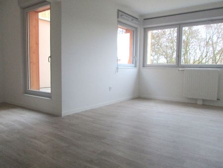 Location Appartement 3 pièces 66m² ST JACQUES DE LA LANDE 35136 - Photo 4