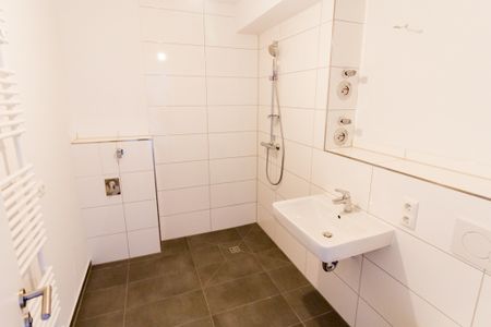 **Erstbezug + Fußbodenheizung + Aufzug + Parkett** - Foto 4