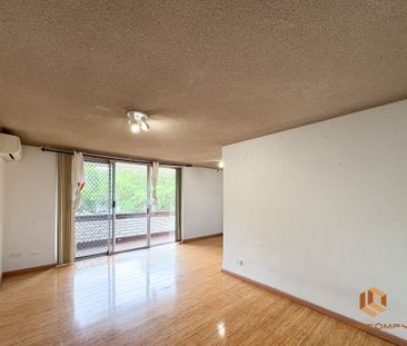 Strathfield - Photo 2