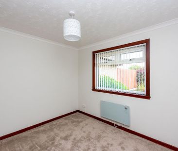 2 bedroom semi-detached bungalow to rent - Photo 6