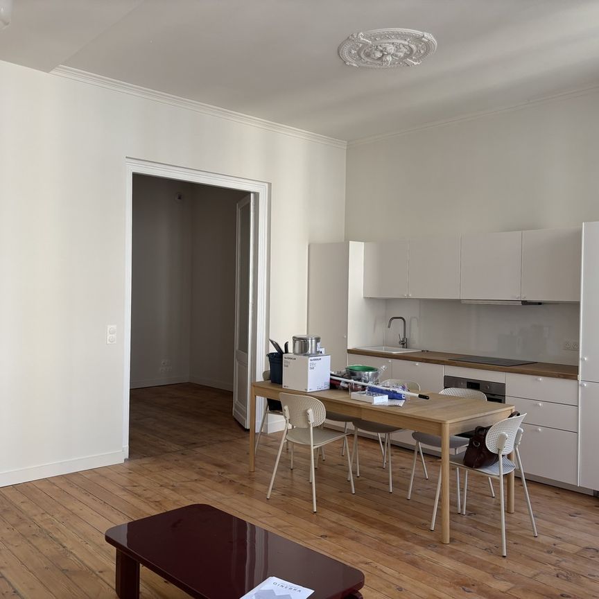 Location Appartement 3 pièces 70m² BORDEAUX 33300 - Photo 1