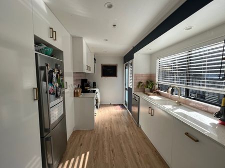 Unit 1, 3 Fernlea Rise, Bayview, Auckland - Photo 2