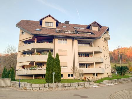 "sehr grosse 5.5-Zimmer-Wohnung mit eigenem Waschturm und Lift" - Foto 3