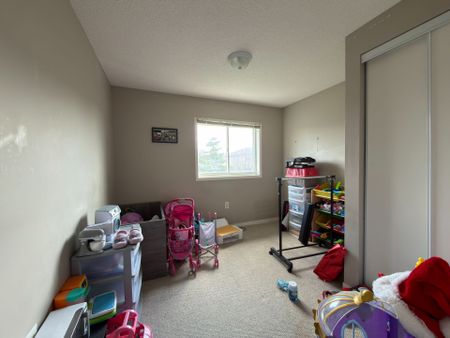 For Lease - 207 Tunbridge Road, Barrie, Ontario - Photo 2