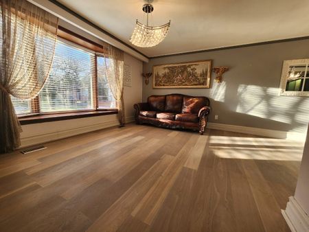 For Lease - 5 Cabot Court Unit# Main floor, Aurora, Ontario - Photo 3