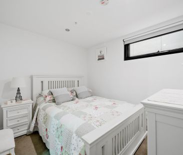 Perfect blend of style, comfort, and convenience. - Photo 6