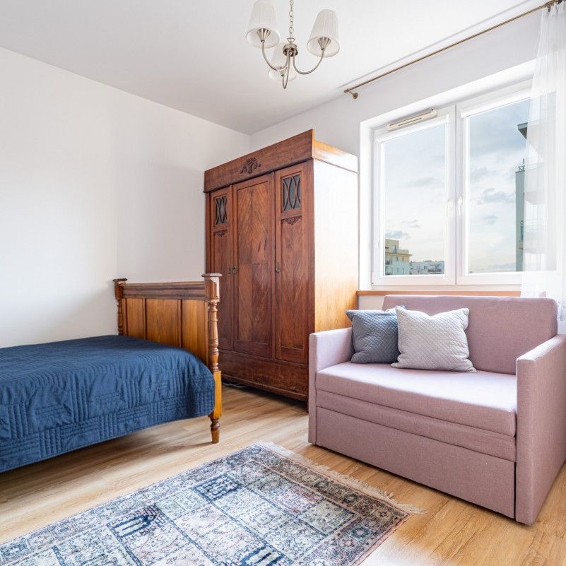 2-pokojowe mieszkanie z klasycznymi meblami | 42,5 - Zdjęcie 1