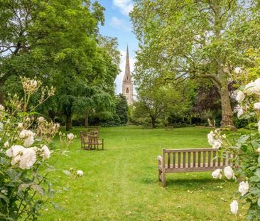 Remarkable period apartment overlooking Warwick Square, with high-c... - Photo 6