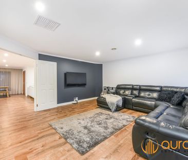 CHARMING FAMILY HOME - Photo 3