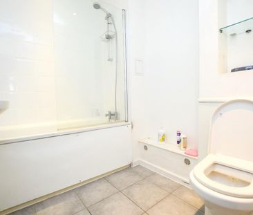 1 bedroom Flat To Let - Photo 4