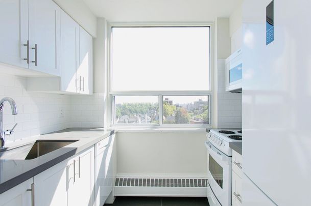 For Lease - 490 Eglinton Avenue Unit# 302, Toronto, Ontario - Photo 1