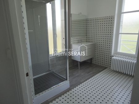 À louer - Appartement T5 spacieux de 134 m² - Centre-ville de FALAISE, - Photo 5