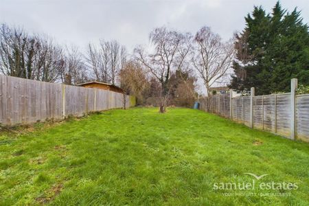 3 bedroom semi-detached house to rent - Photo 5