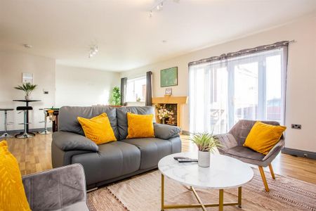 1 bedroom in a house share to rent - Photo 5