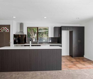 Comfortable Living in a Fantastic Location - Photo 2