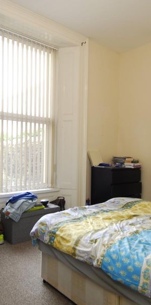 Woodland Terrace, Flat 1, Plymouth - Photo 1