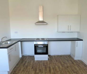 Flat to rent on - Photo 5