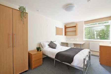 Student Apartment 3 bedroom, Ecclesall Road, Sheffield - Photo 4