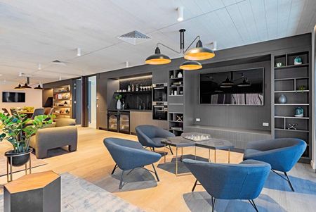 Live the Luxurious Life at Melbourne Village, West Melbourne - Photo 4