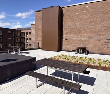 Nyopført 2-værelses lejlighed i flot og moderne boligkompleks - Photo 4