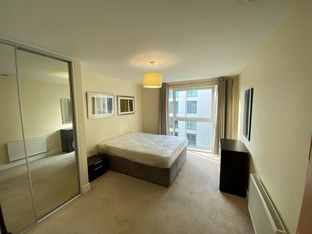 1 Bed Flat, Gooch House, W6 - Photo 4