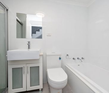39 Ivy Street, Botany NSW 2019 - Townhouse For Rent | Domain - Photo 3