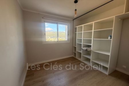 Location Appartement 3 pièces 63m² TOULON 83000 - Photo 3